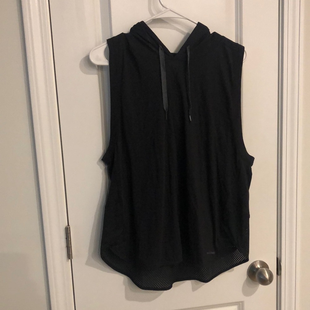 Workout muscle shirt with hood